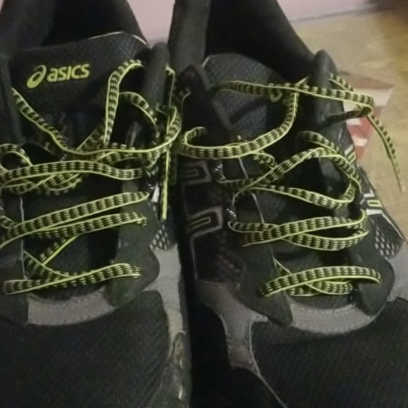 Sneakers - Picture 7 of 7